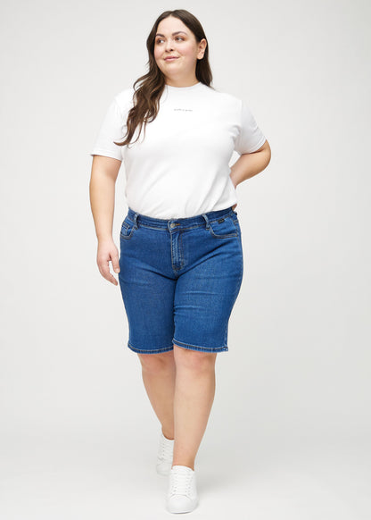 Die klassische Curve Jeans-Shorts