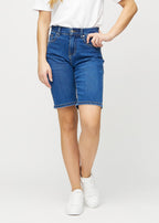 Petra | Klassische Denim-Shorts mit Kurven