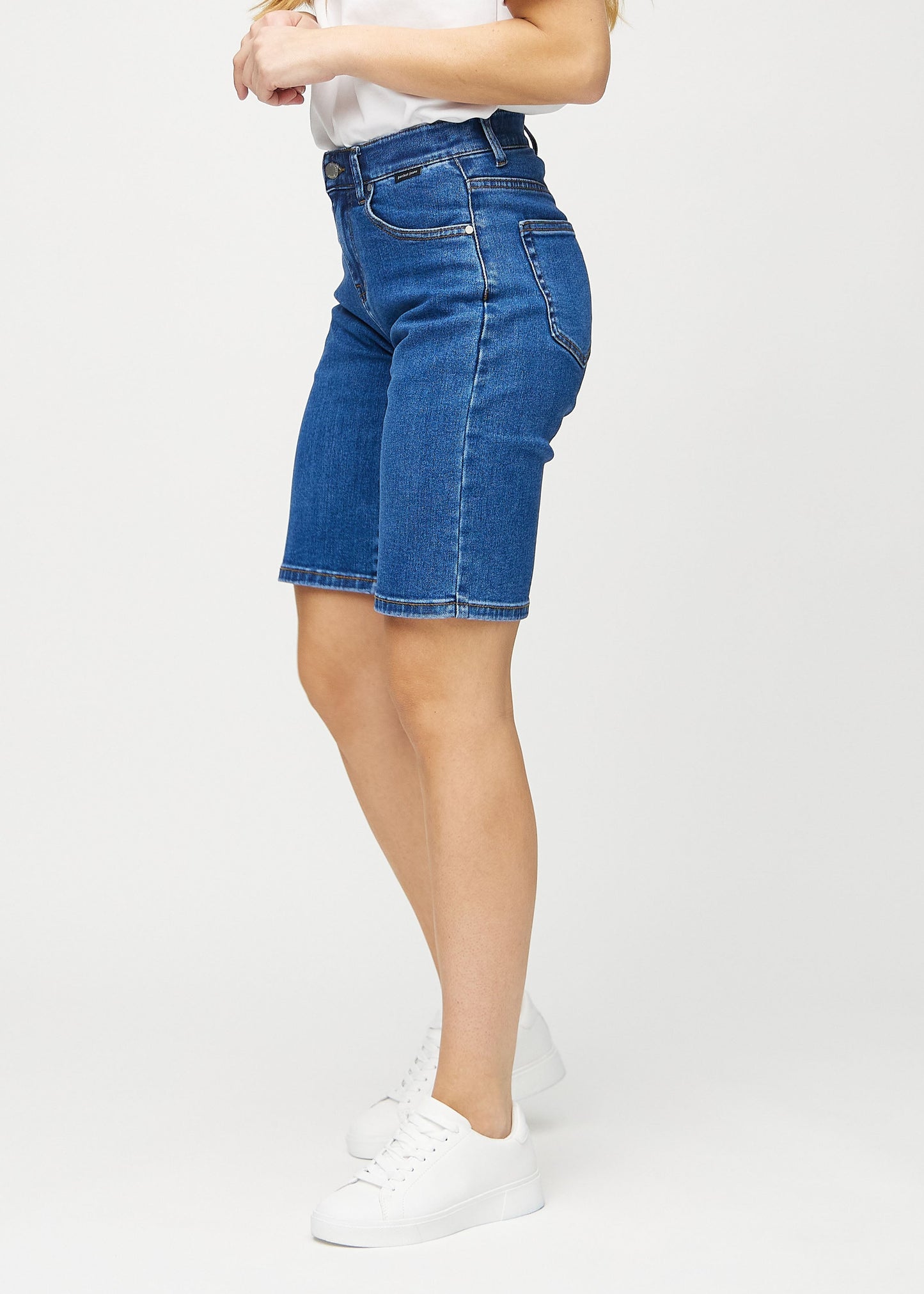 Die klassische Curve Jeans-Shorts
