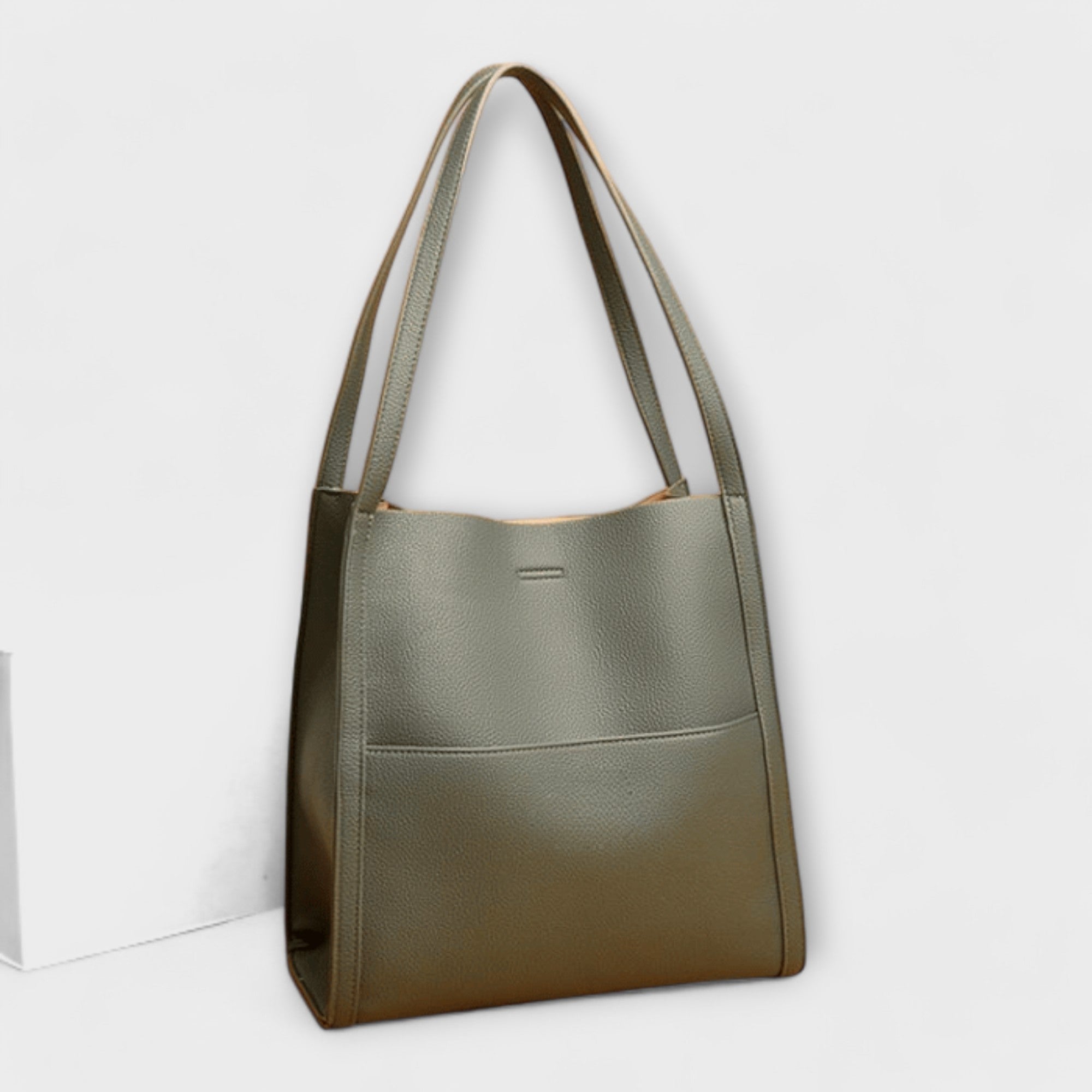 Klara | Handgefertigte Ledertasche mit Ziernähten
