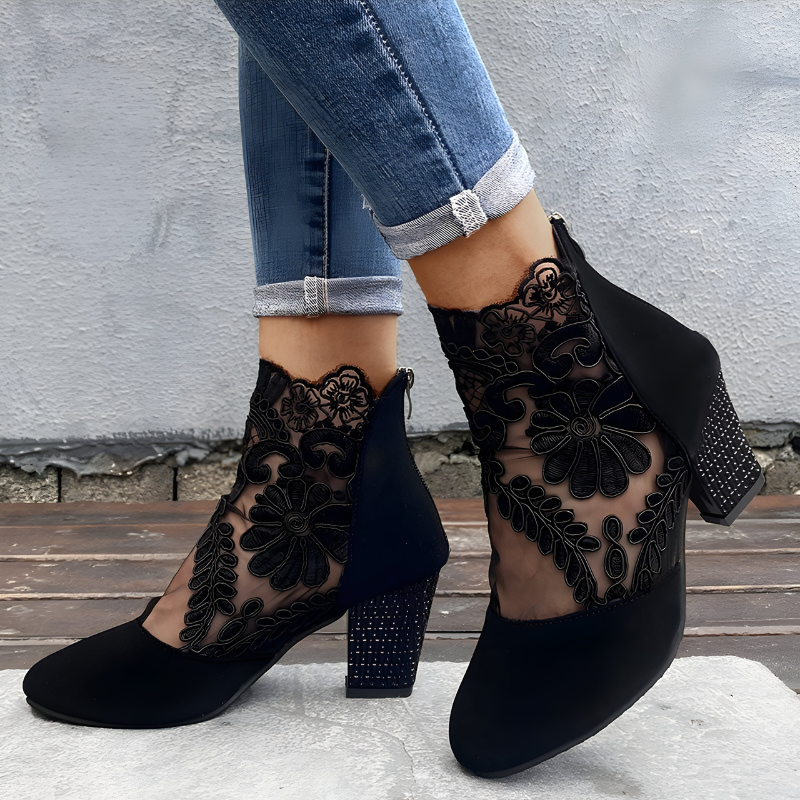Klara | Spitzenbesetzte Ankle Boots