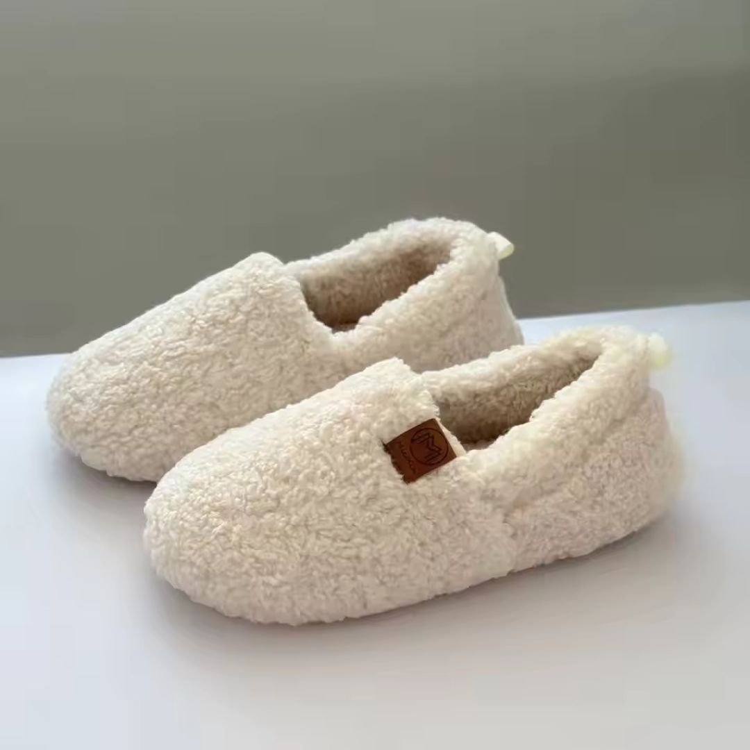 Britta | Kuschelweiche Hausschuhe mit Fellbesatz