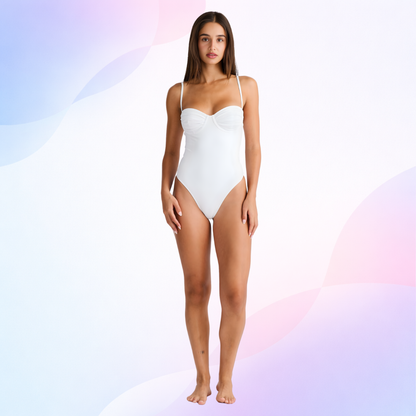 Der Coastal Elegance Badeanzug Weiß
