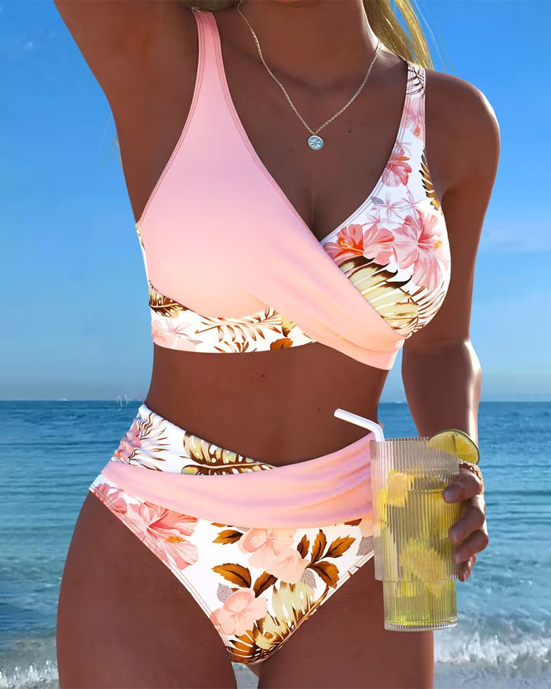 Vera | Floraler Bikini mit Kontrastdetails