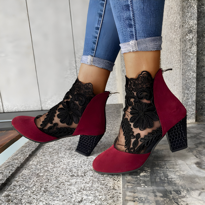 Klara | Spitzenbesetzte Ankle Boots