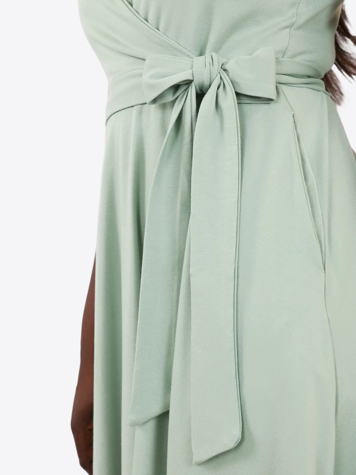 Nora | Midi Wickelkleid mit Flügelärmeln und integrierter Tasche