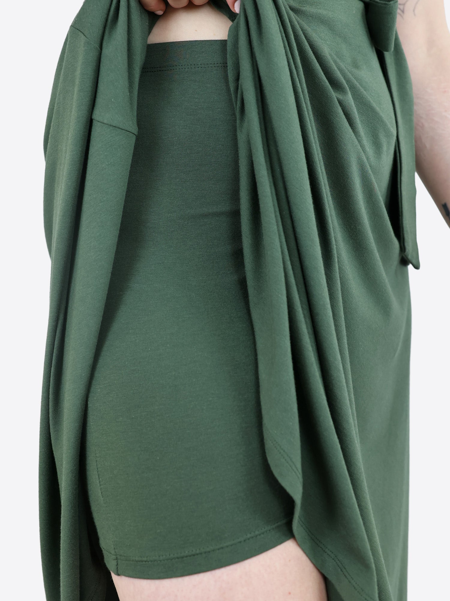 Nora | Midi Wickelkleid mit Flügelärmeln und integrierter Tasche