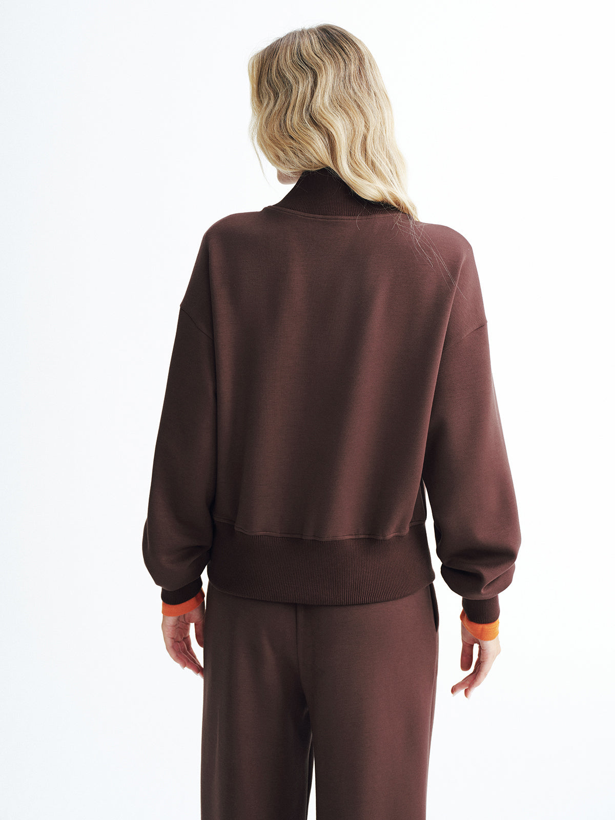 Der Modern Ease Pullover