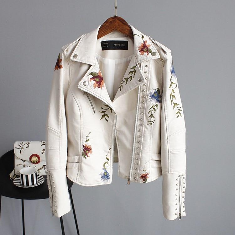 Vera | Taillierte Kunstleder-Jacke