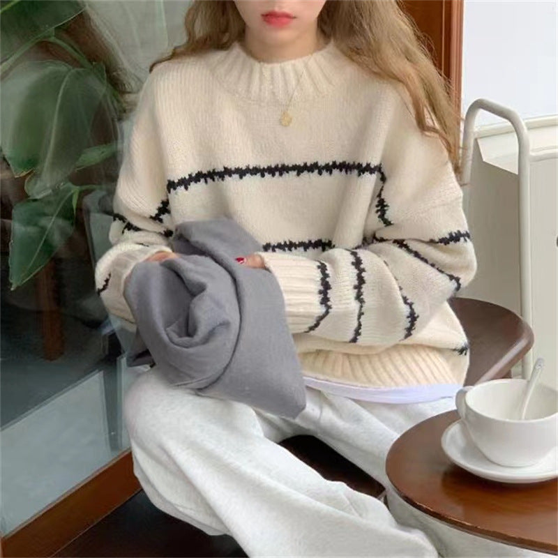 Vera | Klassischer Strickpullover mit Zopfmuster