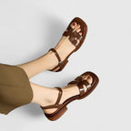 Vera | Zierliche Flache Sandale in Beige