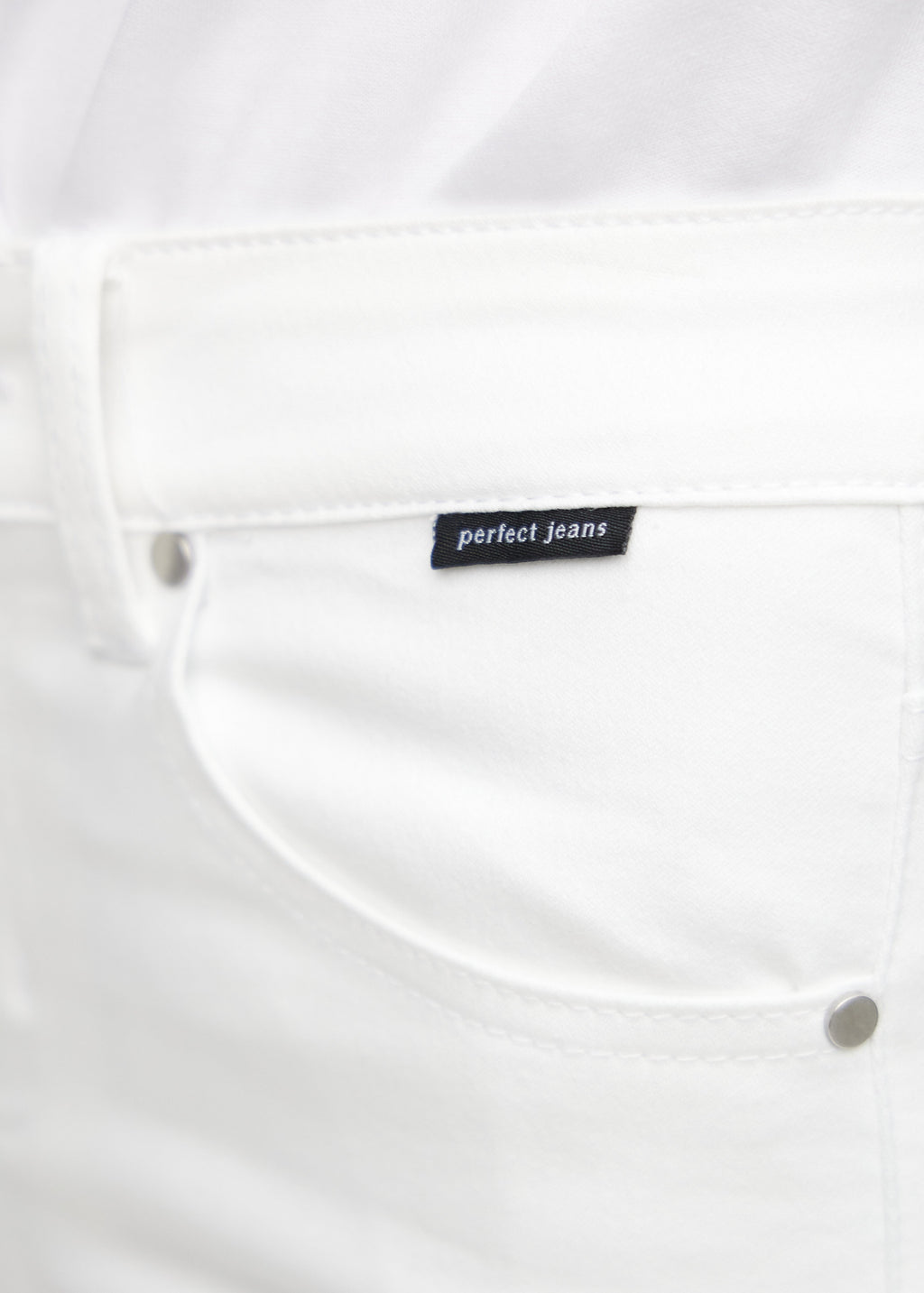 Fiona | Schmal geschnittene Caprihose