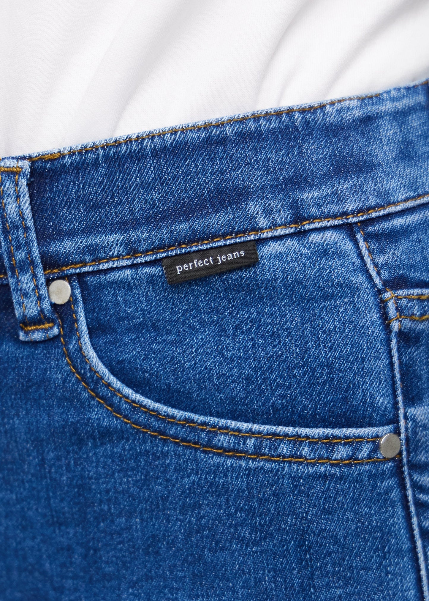 Die klassische Curve Jeans-Shorts
