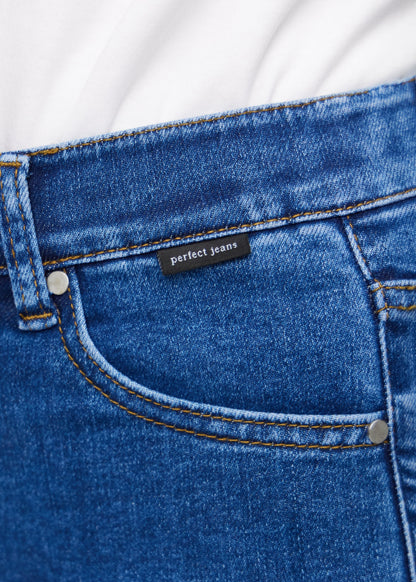 Die klassische Curve Jeans-Shorts