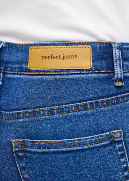 Die klassische Curve Jeans-Shorts