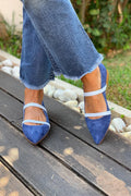 Vera | Ausschnittlook mit Doppelarmband-Detail