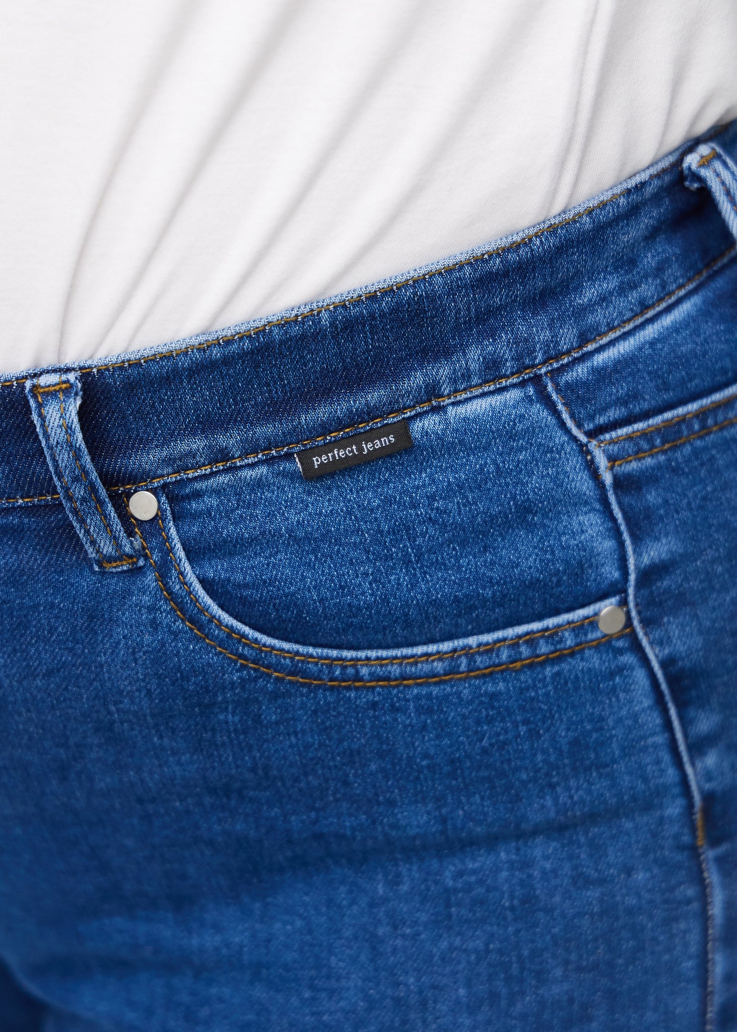 Die klassische Curve Jeans-Shorts