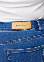Petra | Klassische Denim-Shorts mit Kurven