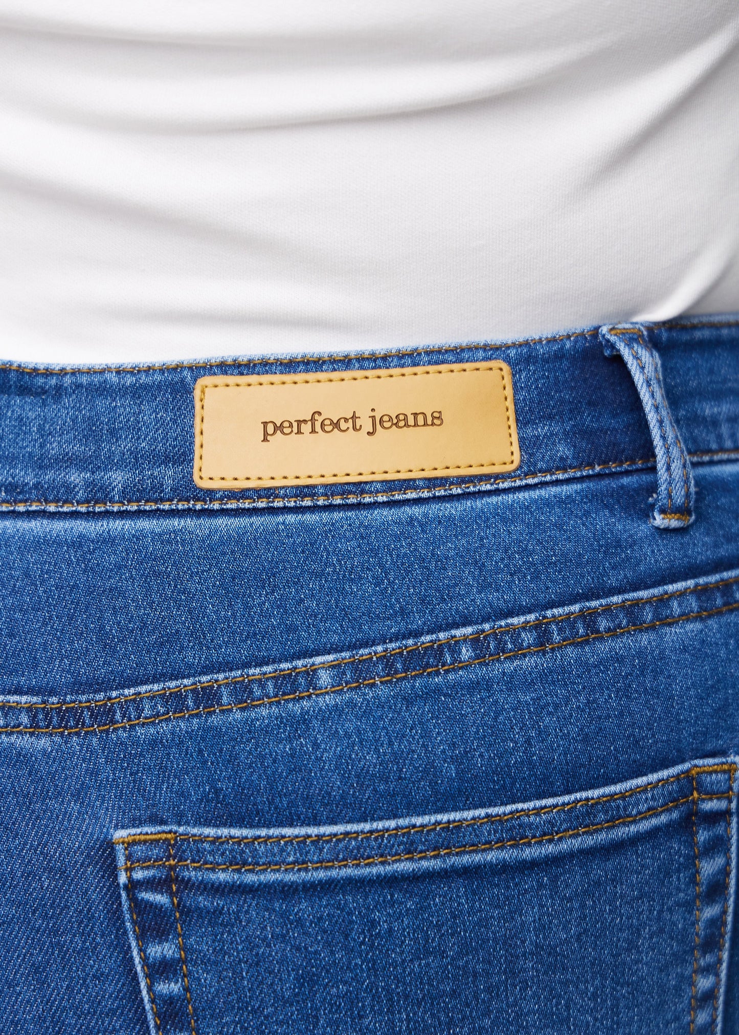 Die klassische Curve Jeans-Shorts