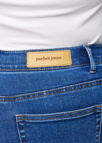 Die klassische Curve Jeans-Shorts