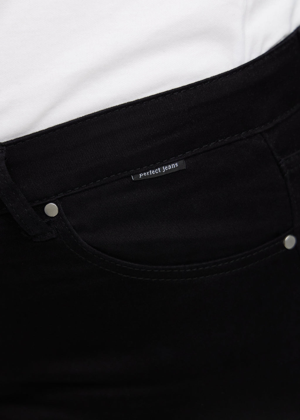 Petra | Figurbetonende Shorts in Unifarbe