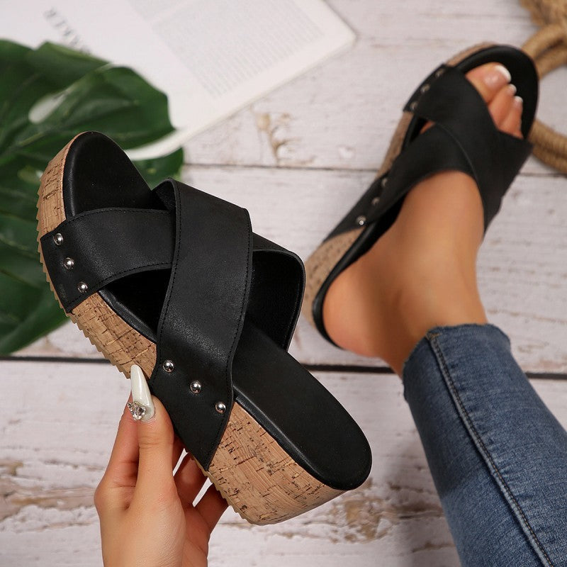 Vera | Vintage Keilabsatz-Sandalen mit Riemen